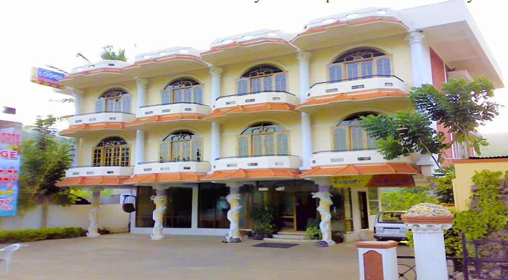 Sri Devi Comforts Hotel Chikmagalūr Exterior foto